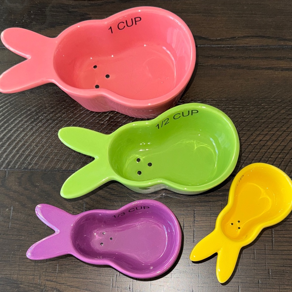 Colorful Rabbit-Shaped Measuring Cups Set